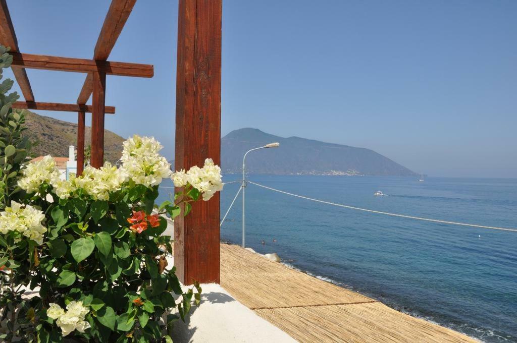 Nerossidiana Sul Mare Di Lipari Apartment Exterior photo